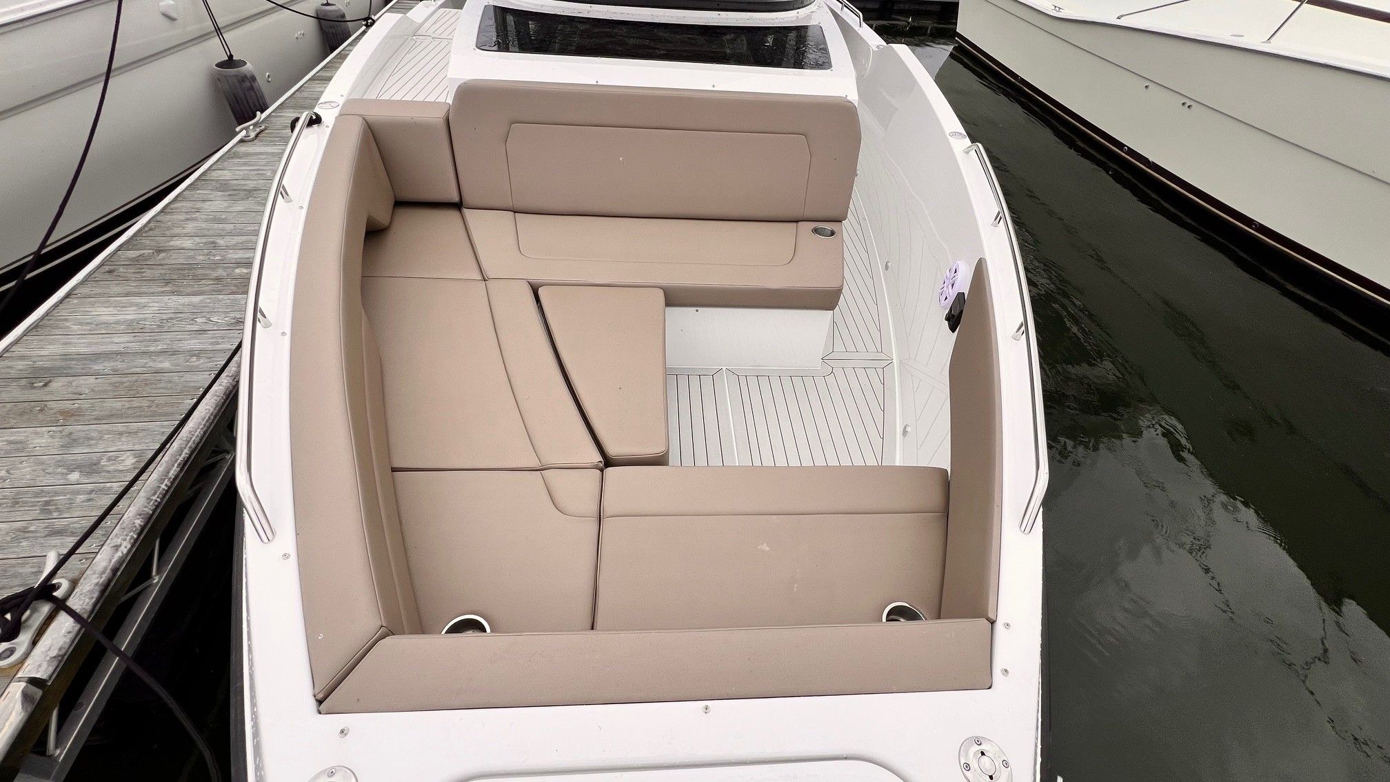 2026 Cruisers Yachts 38 VTR EC - 30