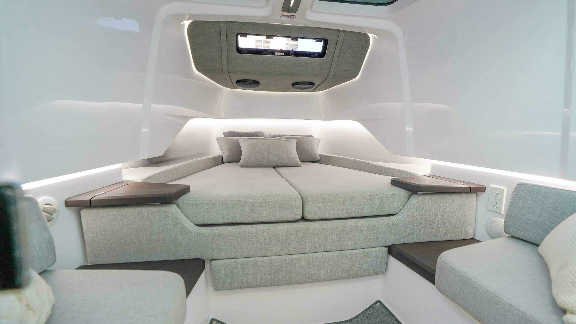 2024 Axopar 37 XC Cross Cabin - Image 27