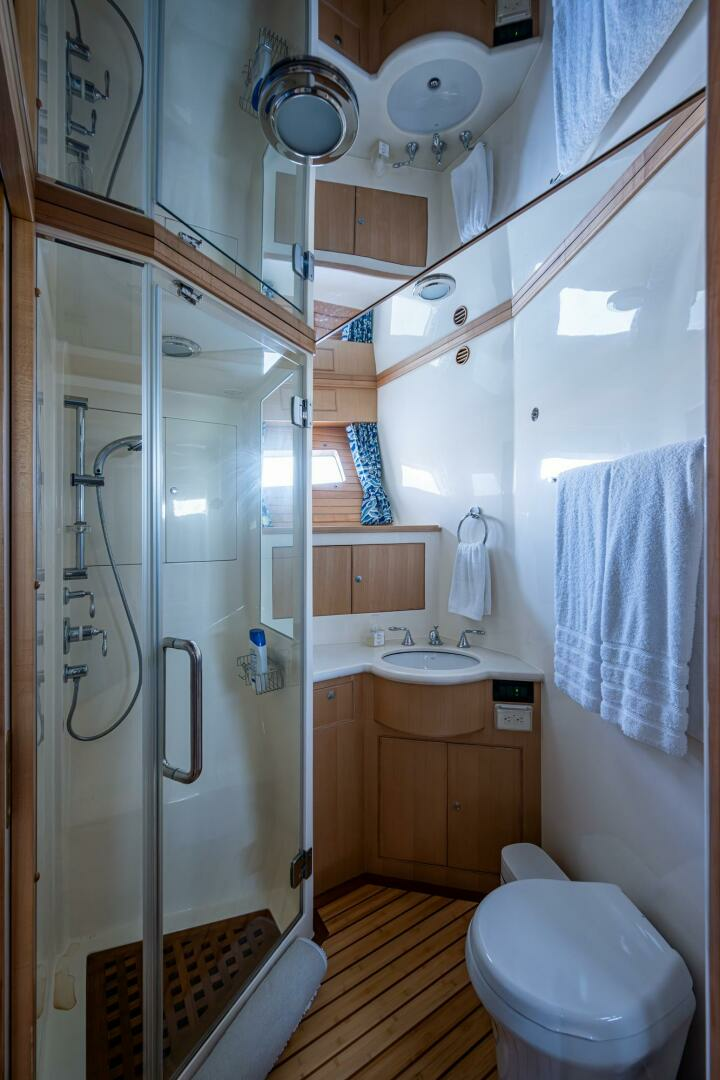 2013 Marlow Explorer Enclosed Bridge (CB) - Image 7