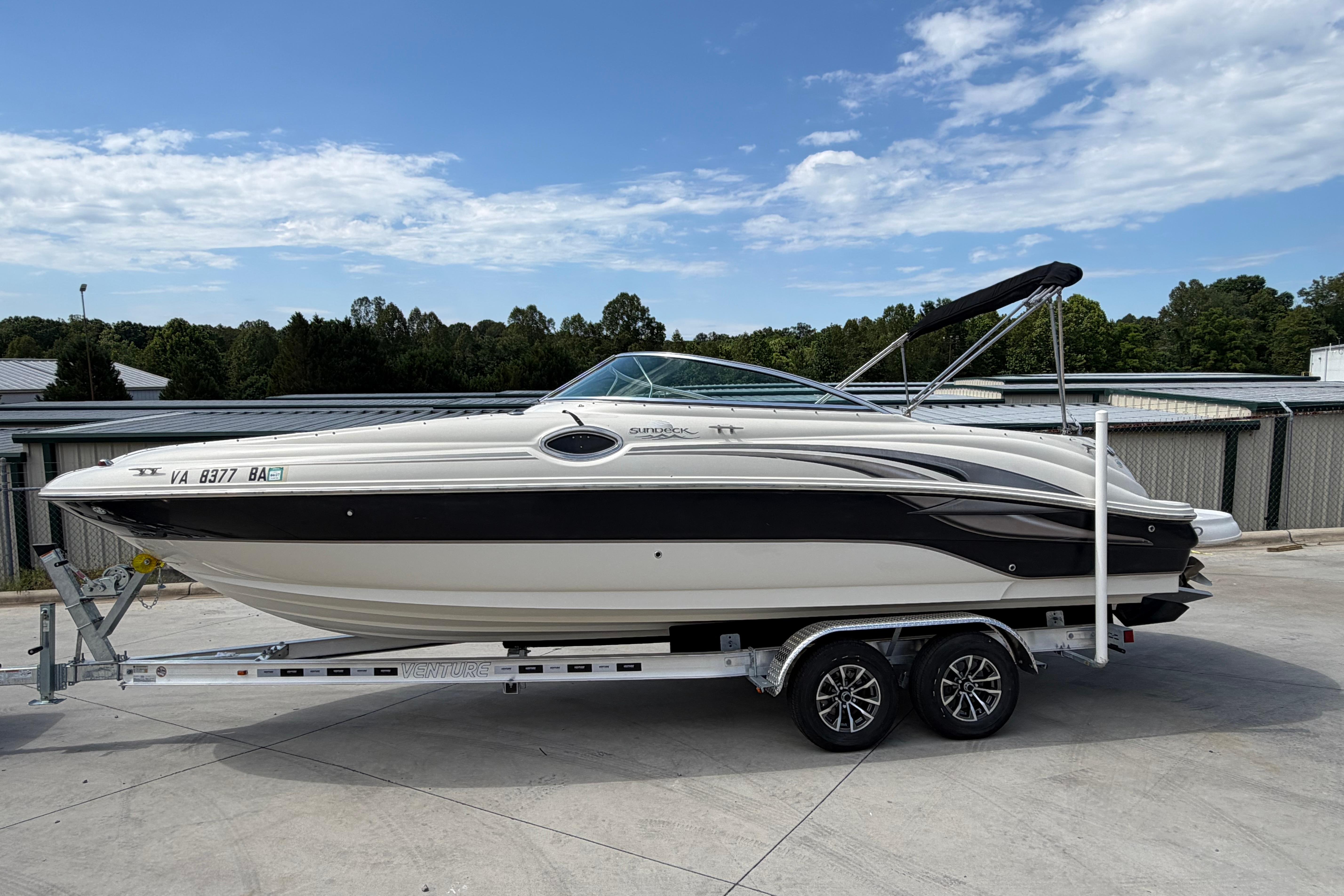 2003 Sea Ray 240 Sundeck