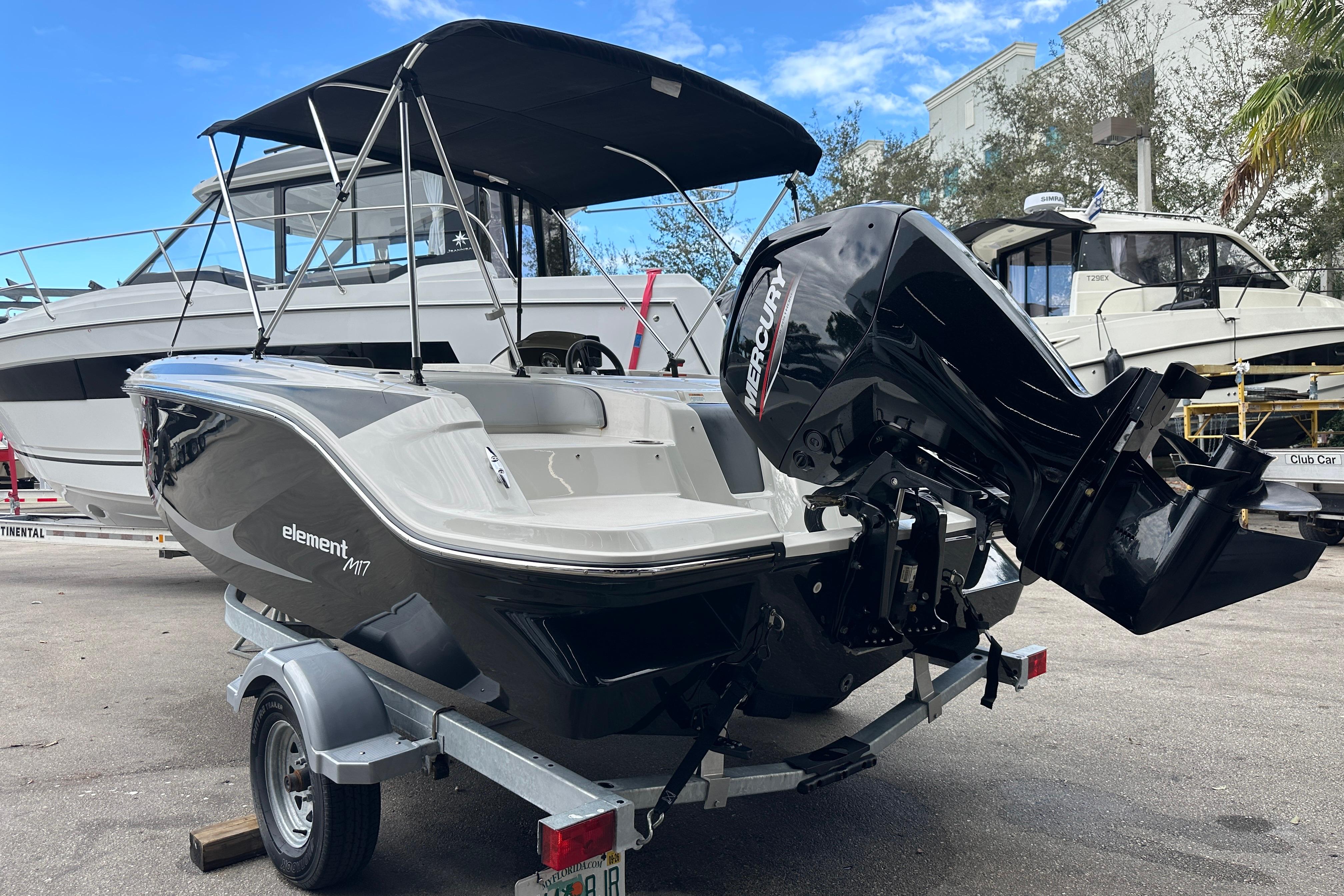 2023 Bayliner M17