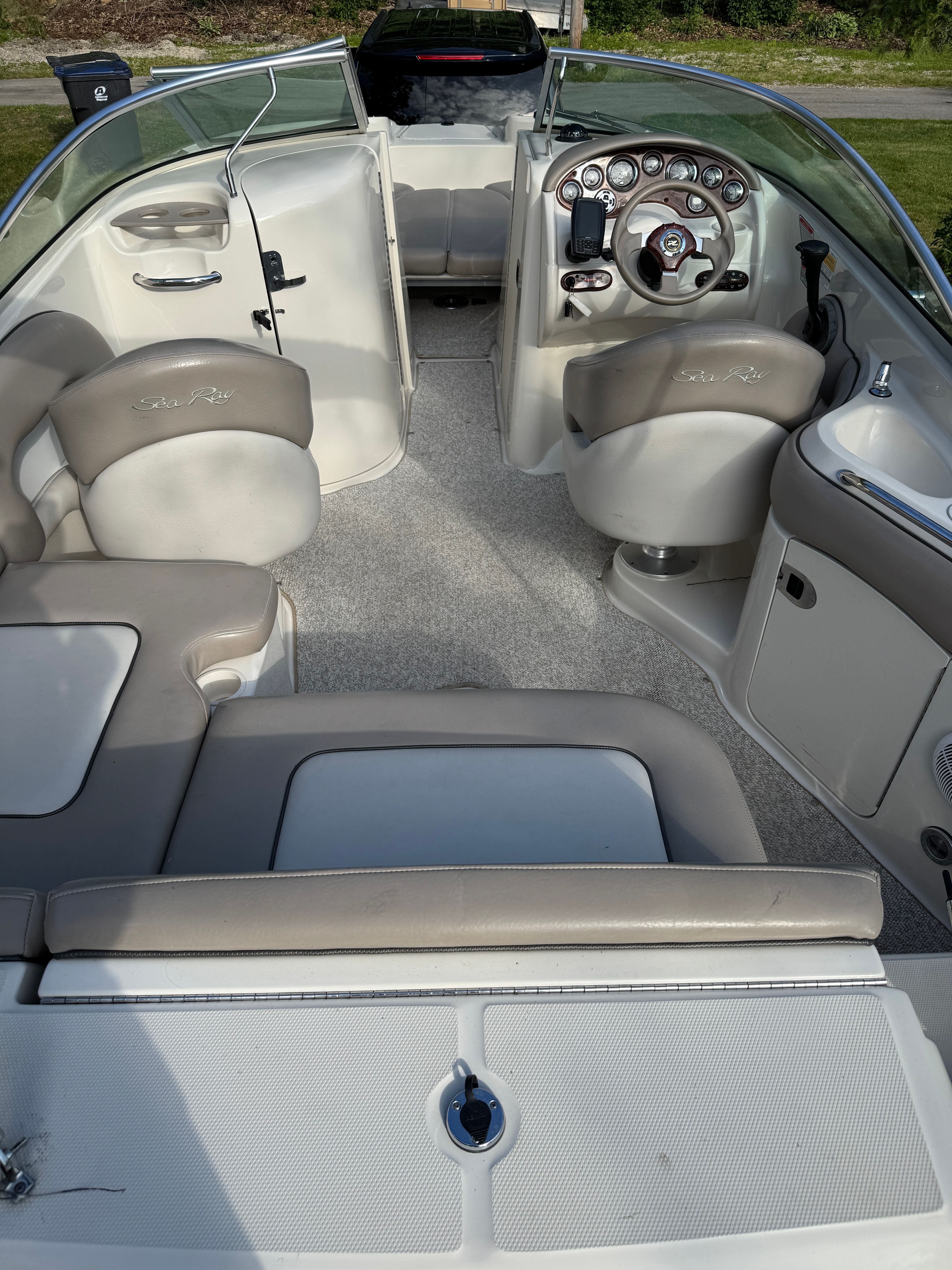 2002 Sea Ray 220 Sundeck - 65