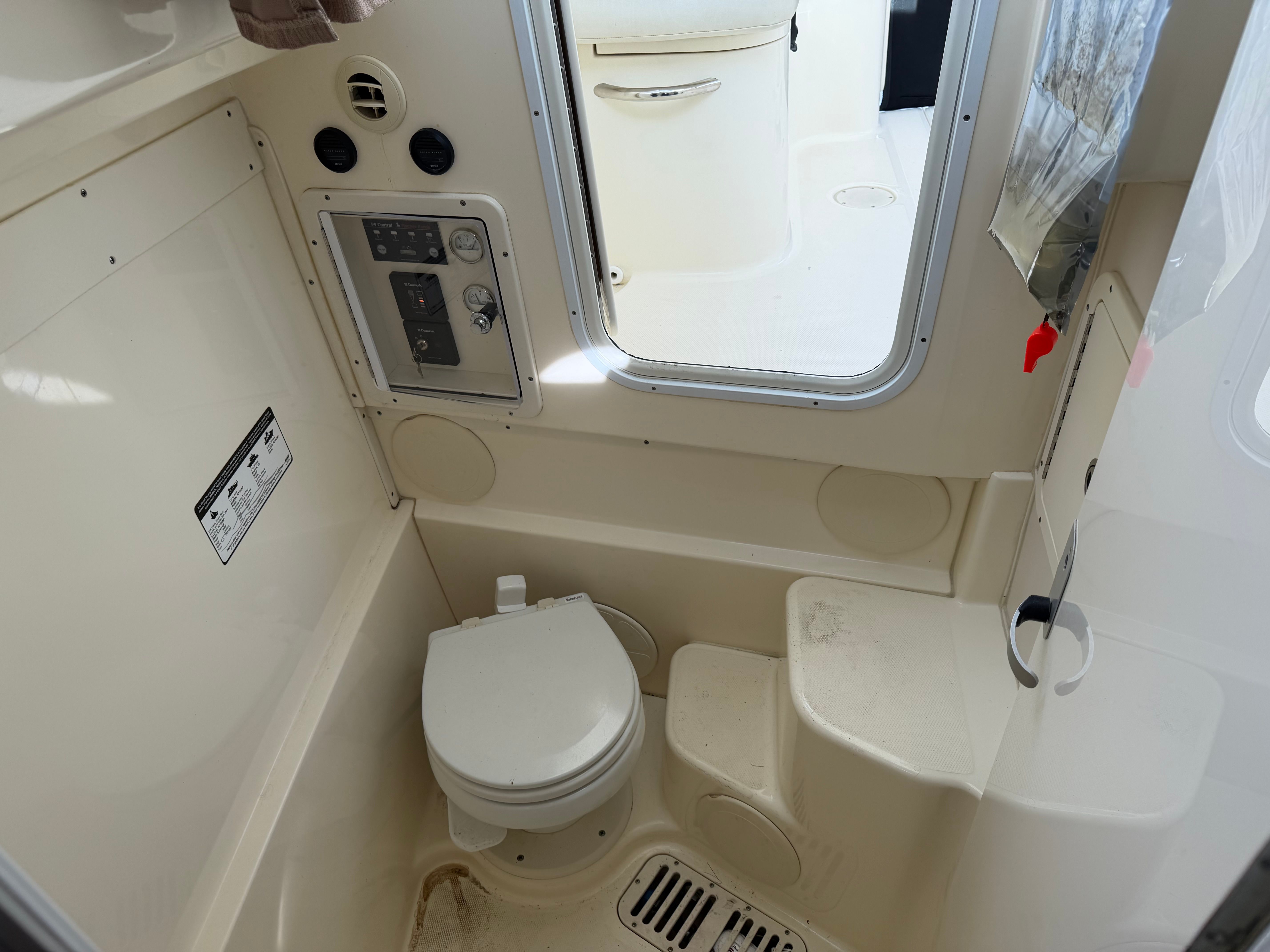 2016 World Cat 320 EC - 36