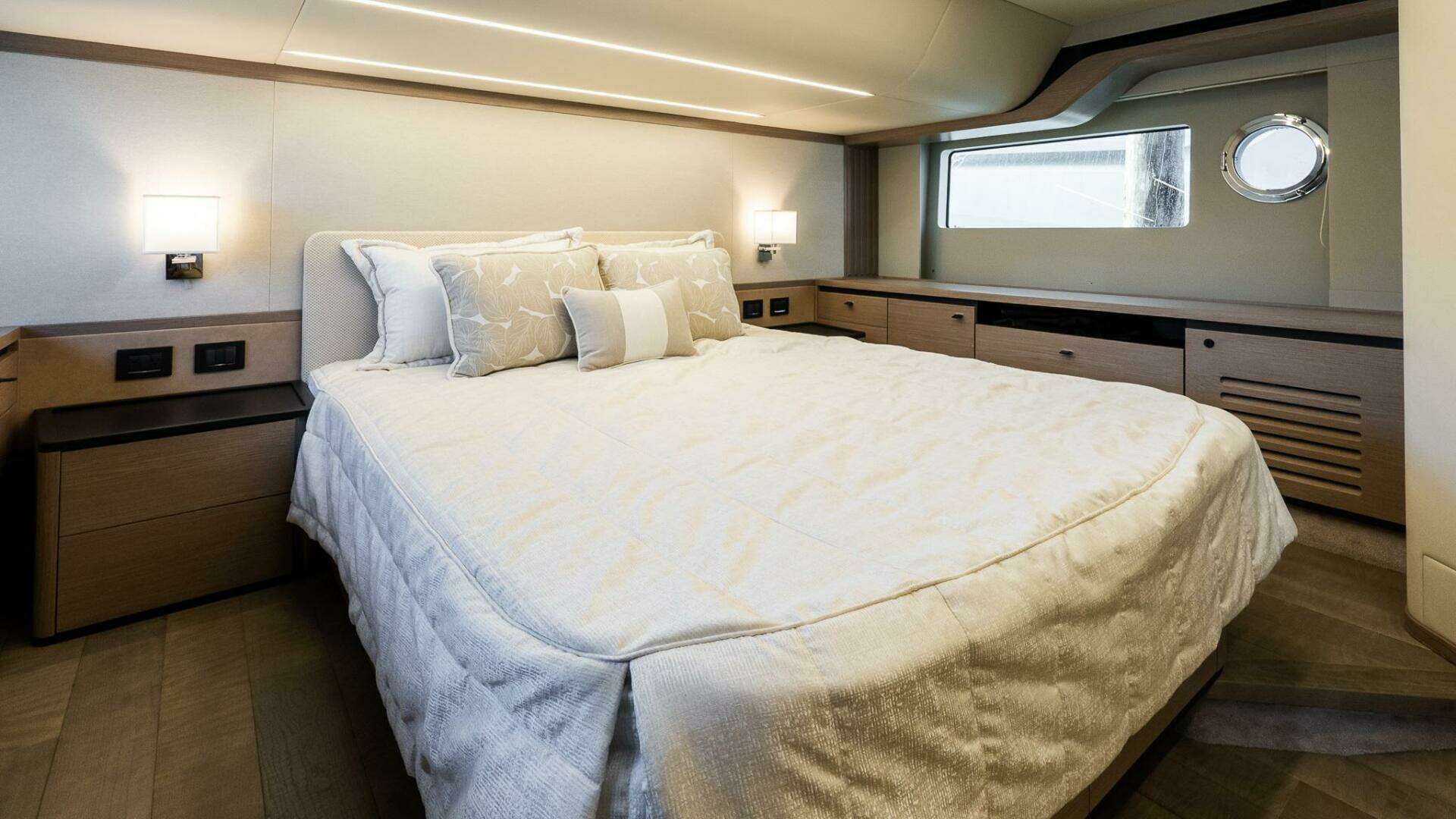 2026 Absolute Navetta 53 - Image 32