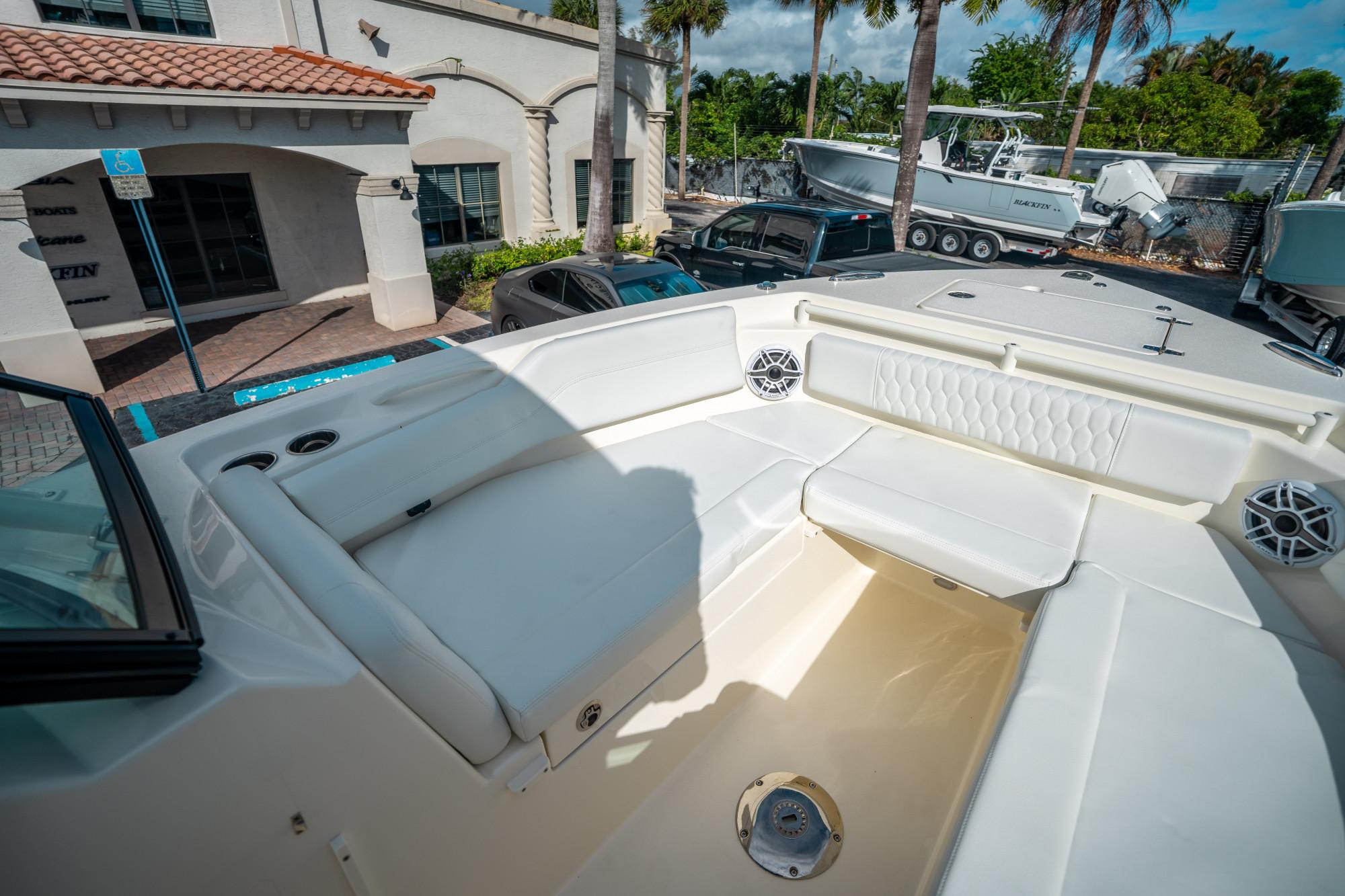 2025 Cobia 240 Dual Console - 33