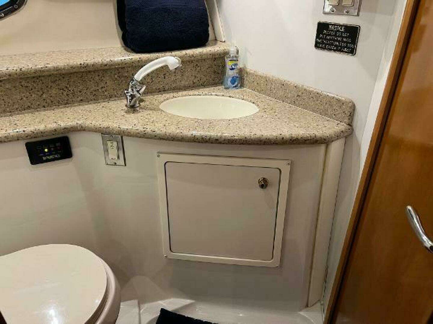 2001 Carver 450 Voyager Pilothouse - Image 51