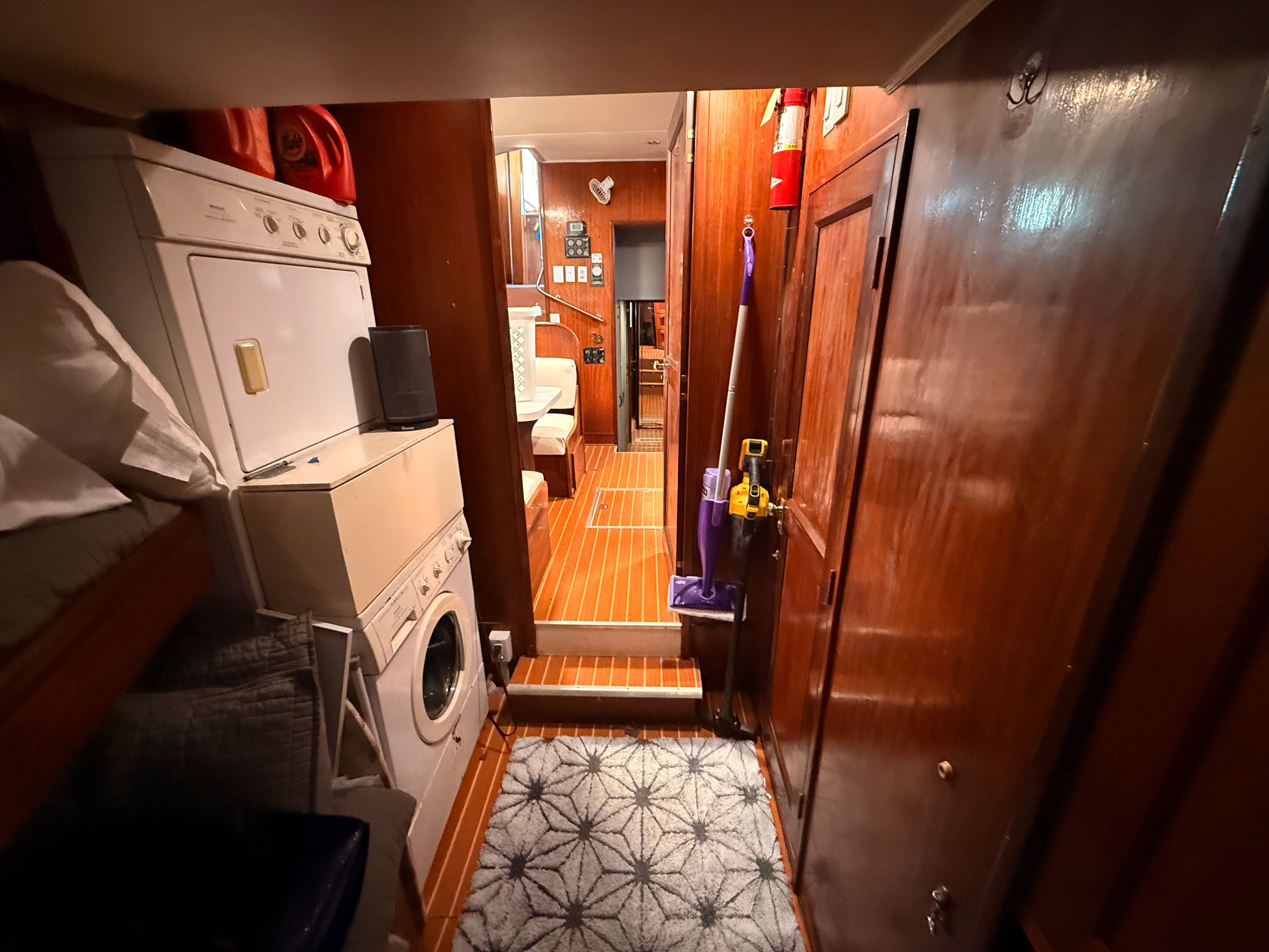 1969 Hatteras 53 - 26