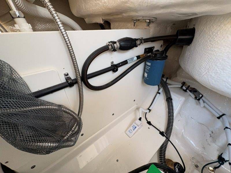 2026 Robalo R230 Center Console - 28
