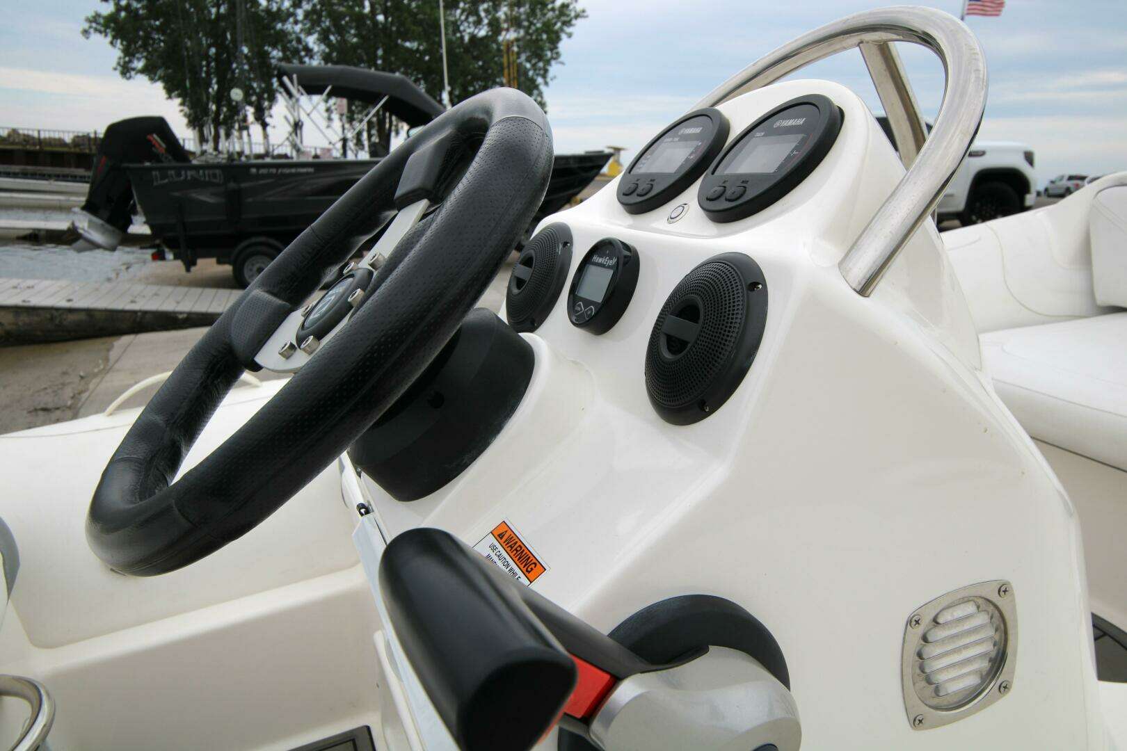 2022 Zodiac Yachtline 360 DL NEO - Image 5