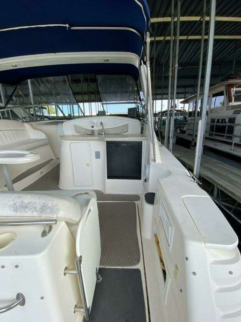 2000 Rinker — - Image 7