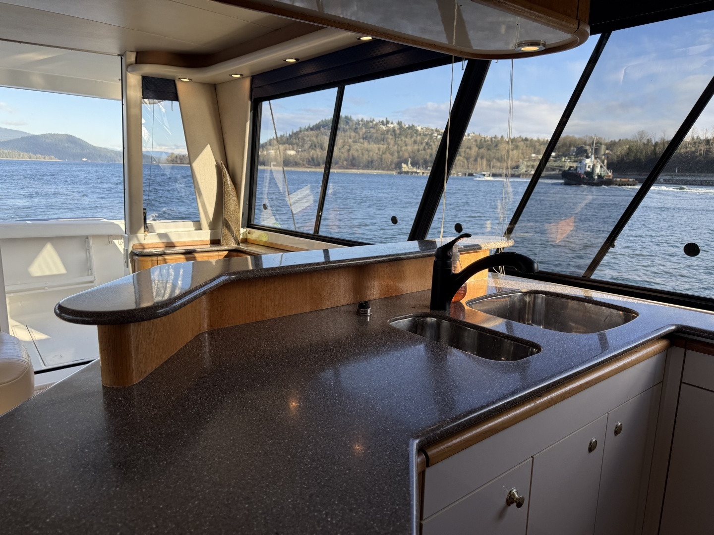 1998 Bayliner 4788 - Image 22