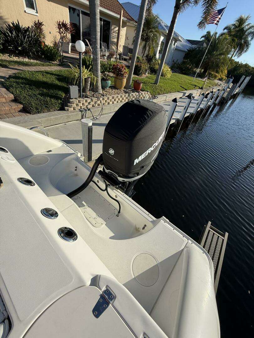 2006 Boston Whaler 240 Outrage - Image 13