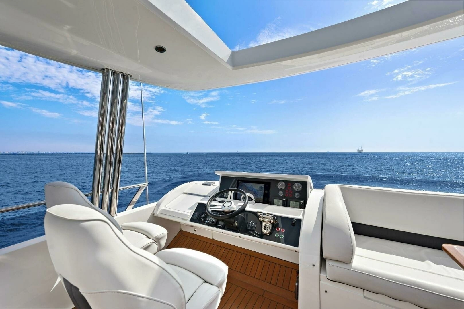 2015 Princess 72 Motoryacht - Image 7