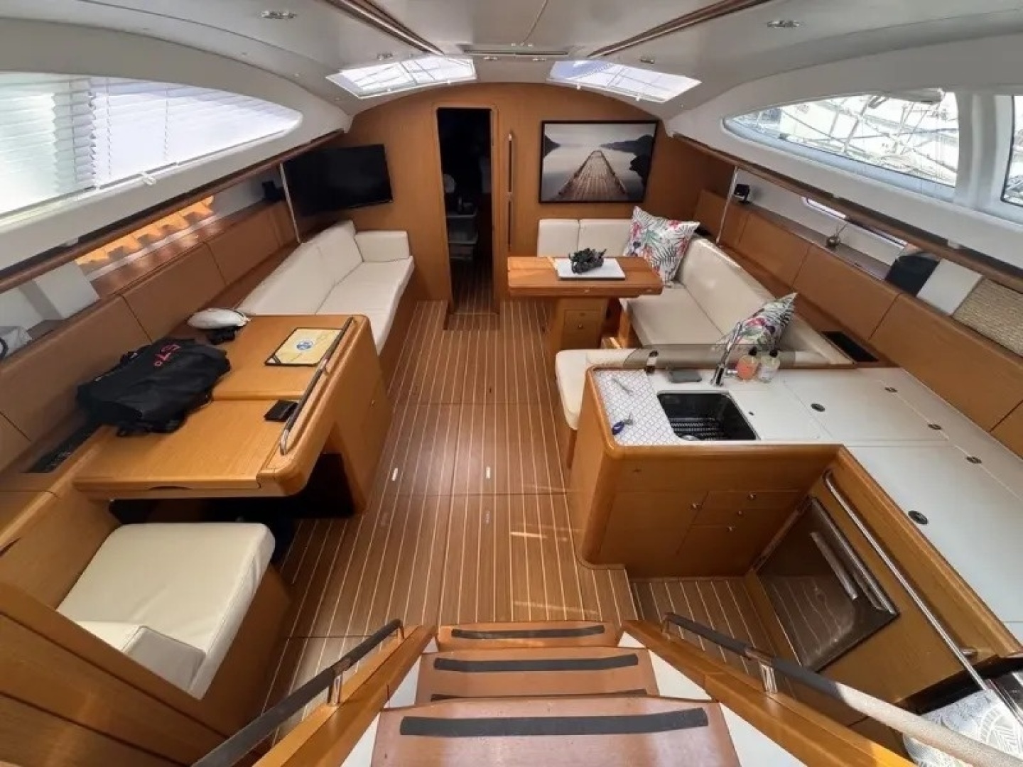 2011 Jeanneau 50 Deck Saloon - Image 13
