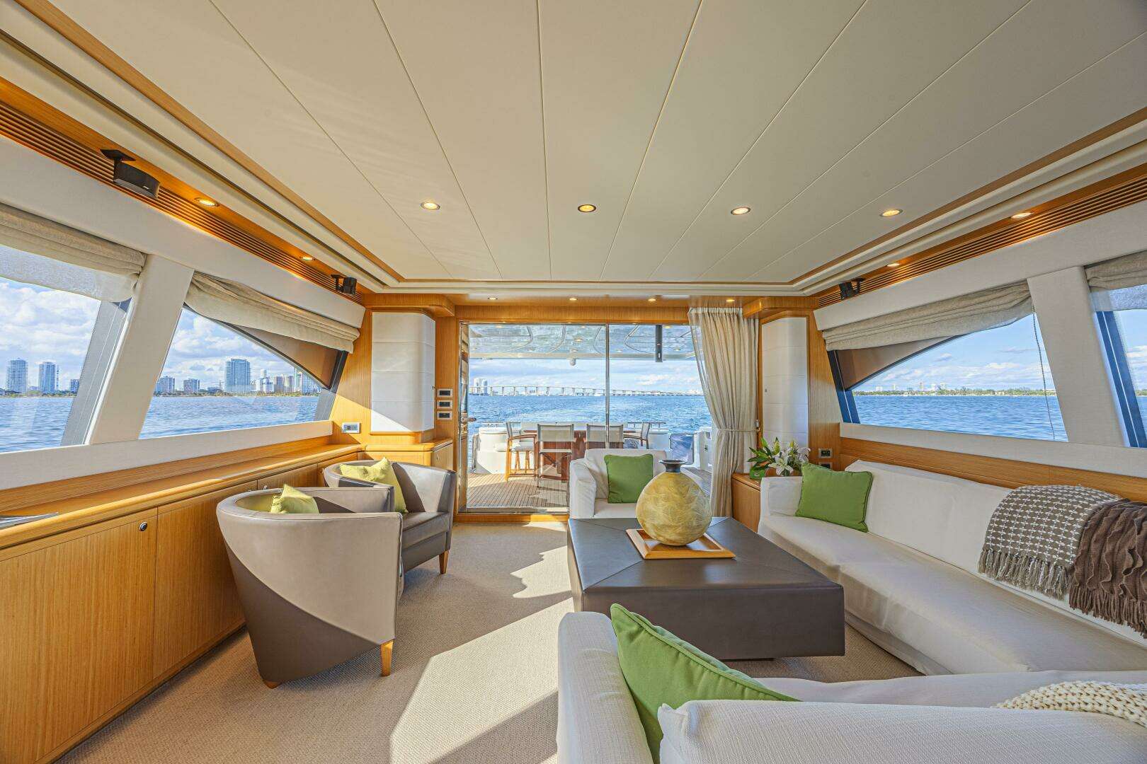2011 Ferretti Yachts 830 - Image 37