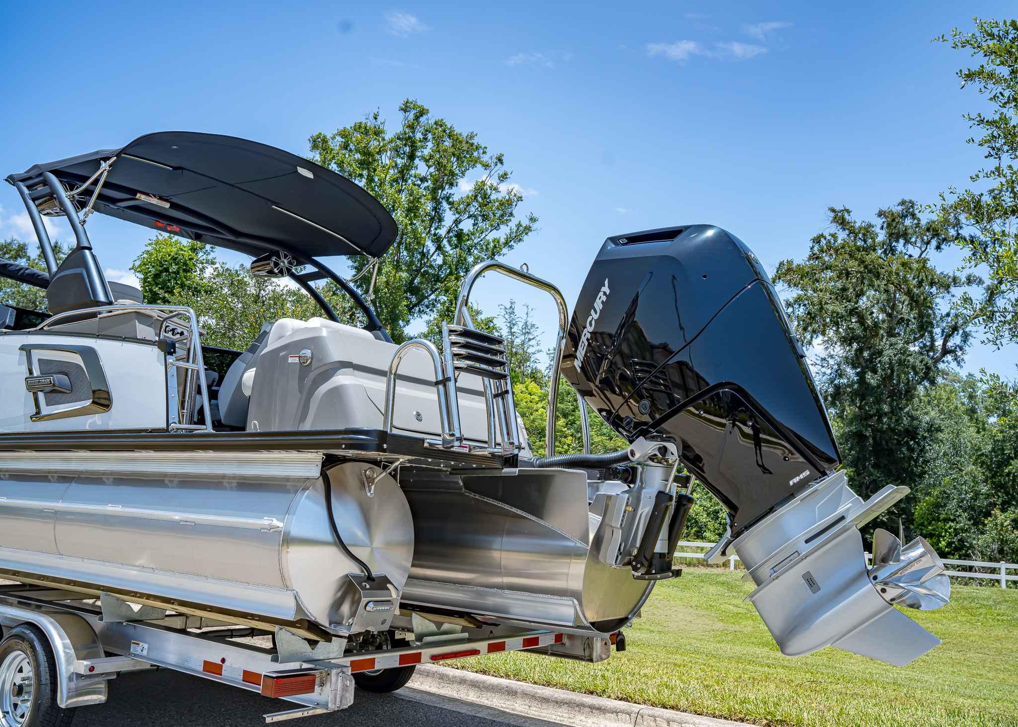 2025 Tahoe Pontoon Grand Tahoe LTD Elite Windshield - 6
