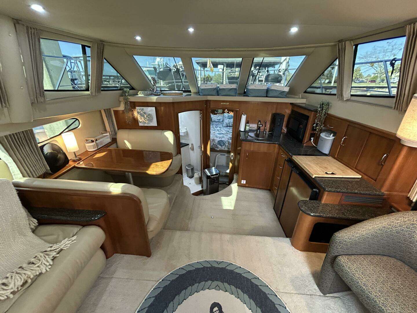2005 Carver 366 MY - Image 29