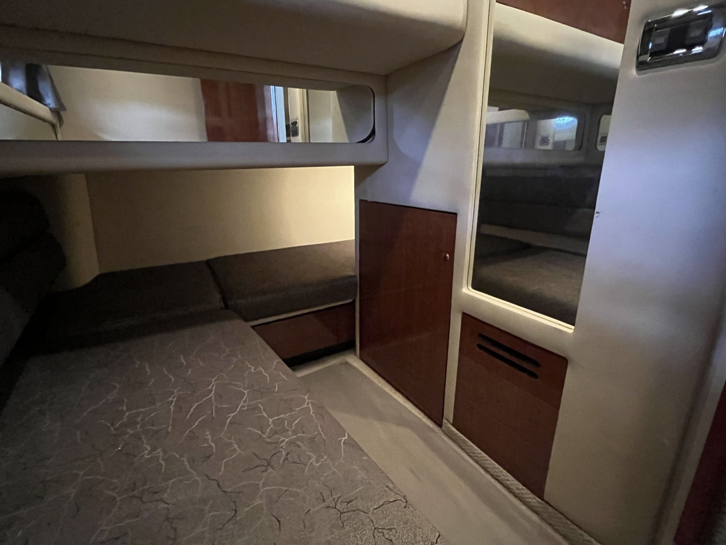 2003 Sea Ray 480 Sedan Bridge - Image 37