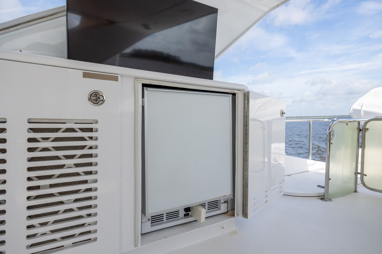 2008 Hatteras Motor Yacht - Image 113