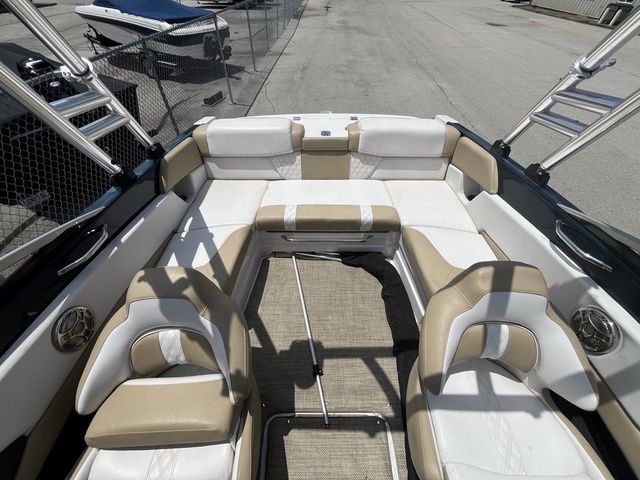 2016 Glastron GT 207 - 7