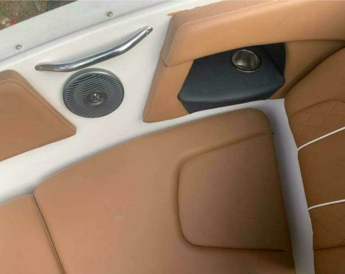 2018 Glastron GT 245 - Image 6