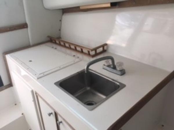 1993 Regulator 26 Express Cruiser - 12
