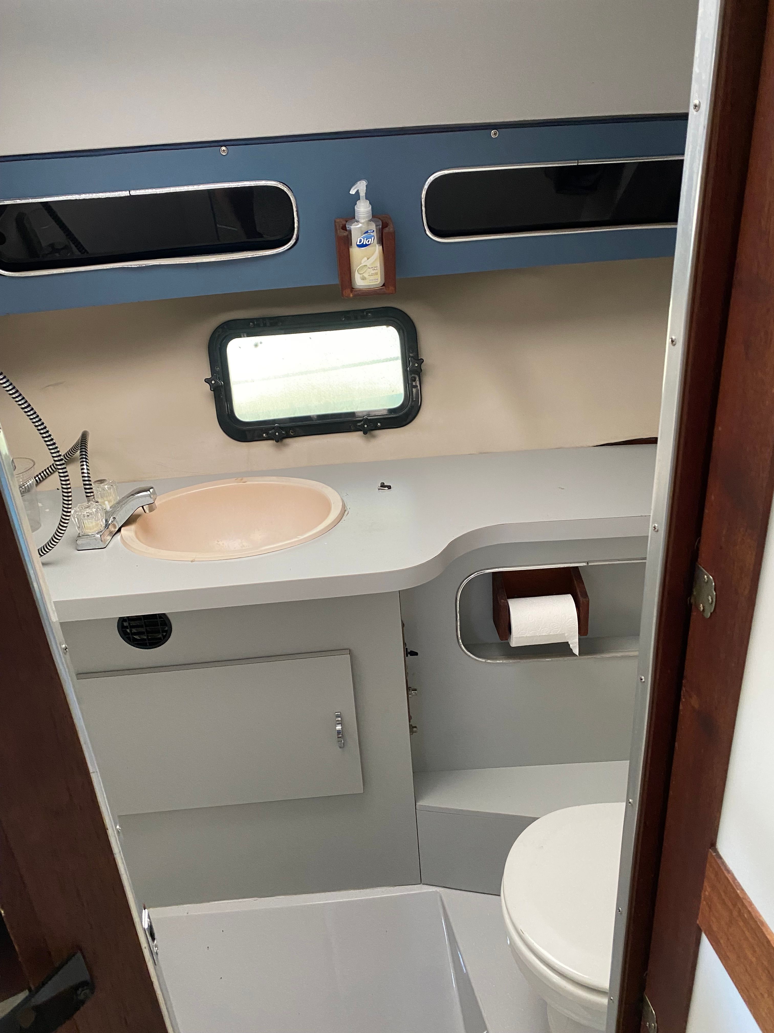 1986 Cruisers Yachts Esprit - 5