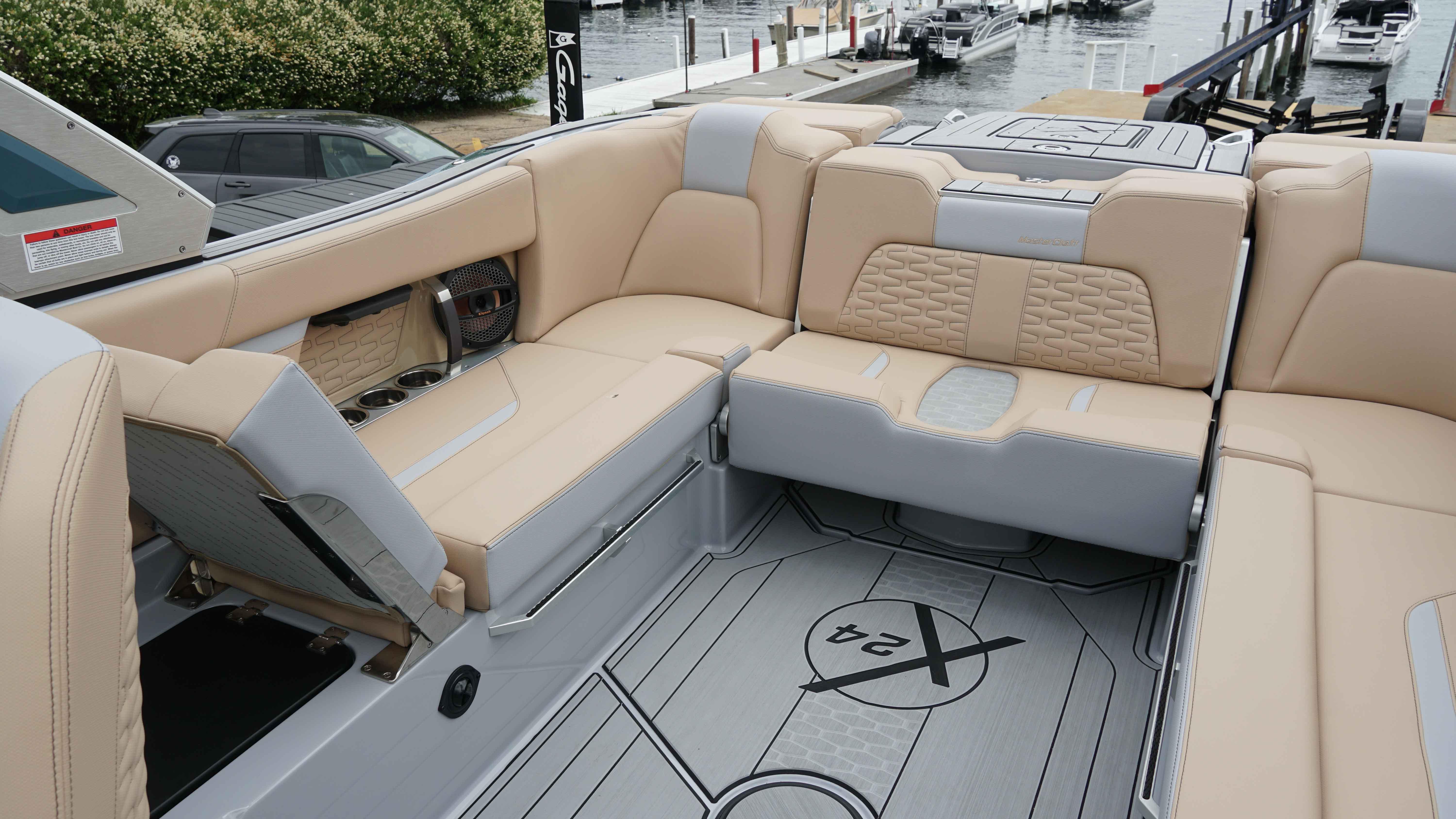 2025 MasterCraft X24 - 28