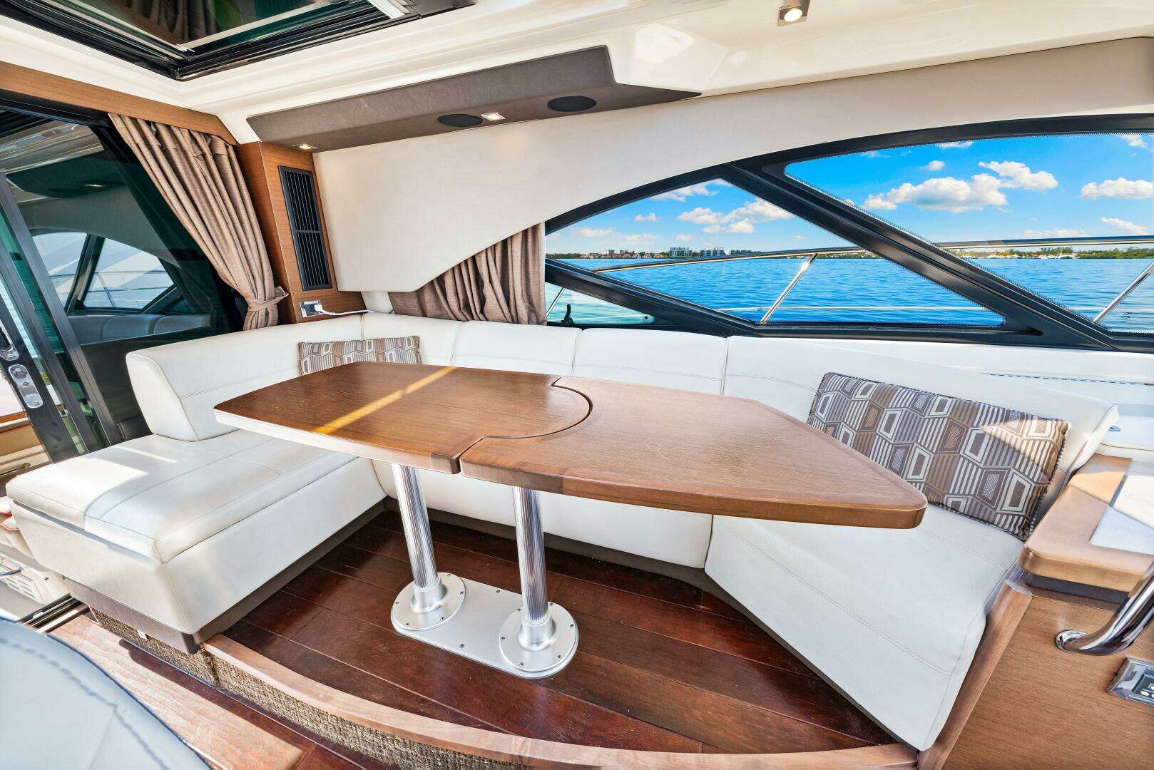 2016 Sea Ray 510 Sundancer - Image 49