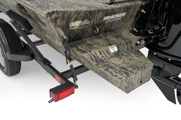 2026 Tracker Grizzly 1860 CC - 45