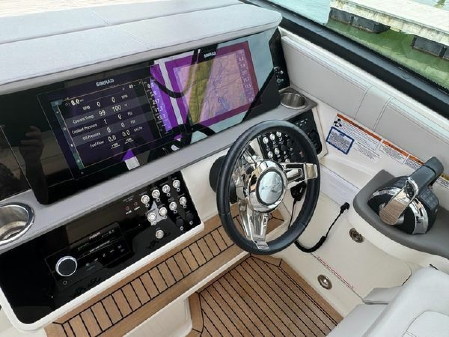 2021 Sea Ray Sundancer 320 Outboard - Image 15