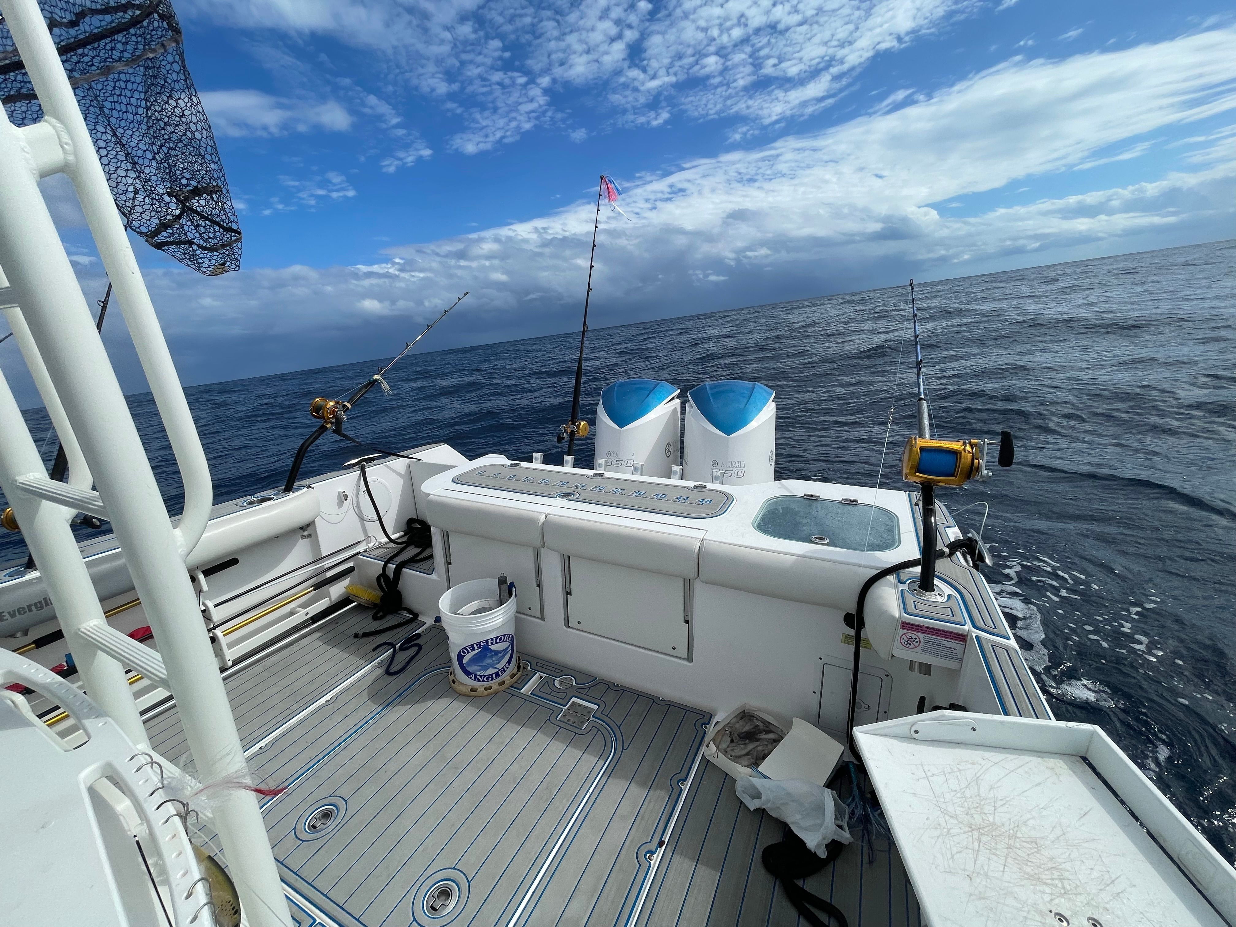 2017 Everglades 325 Center Console - 46