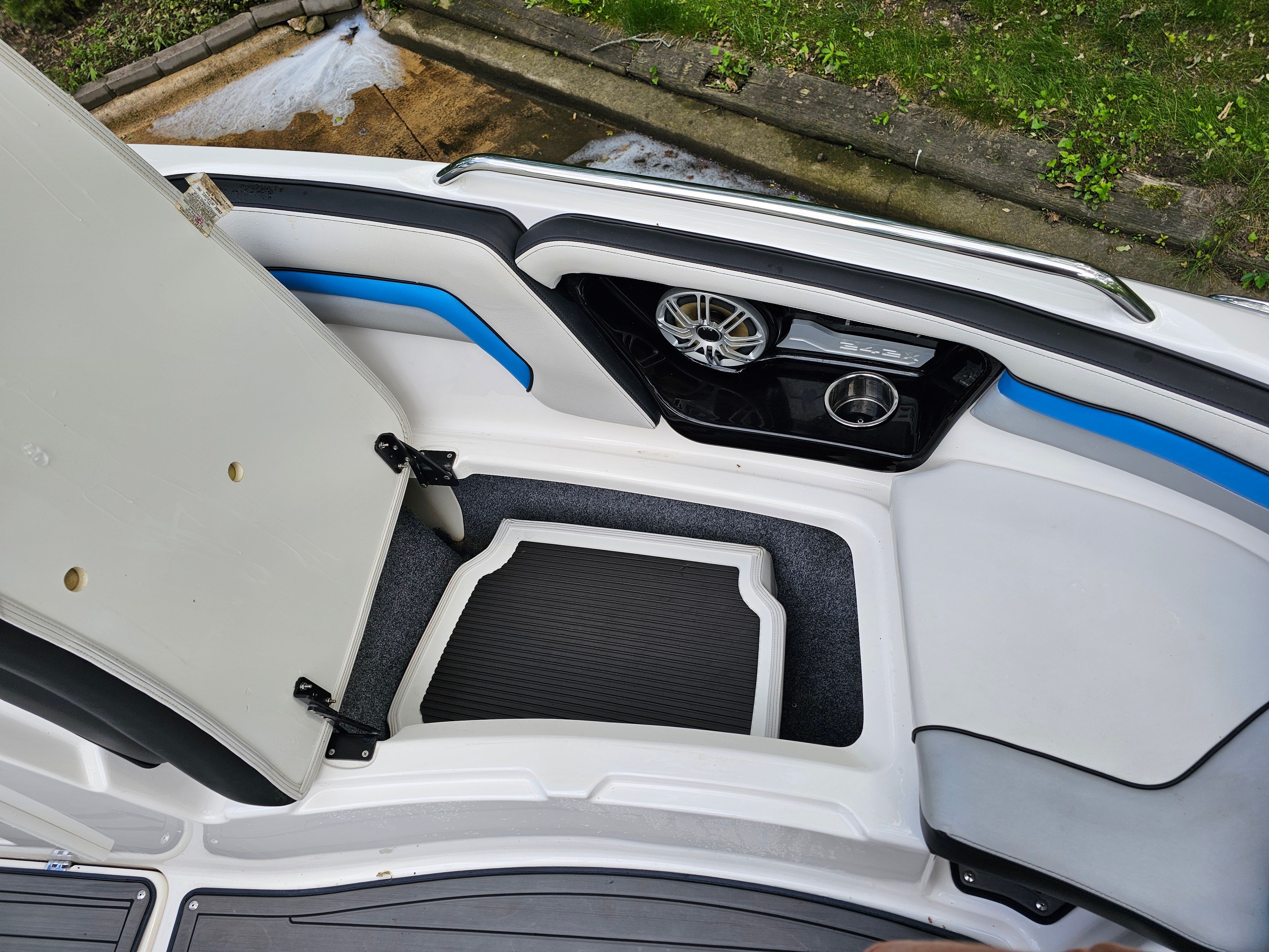 2017 Yamaha Boats 242X E-Series - 9