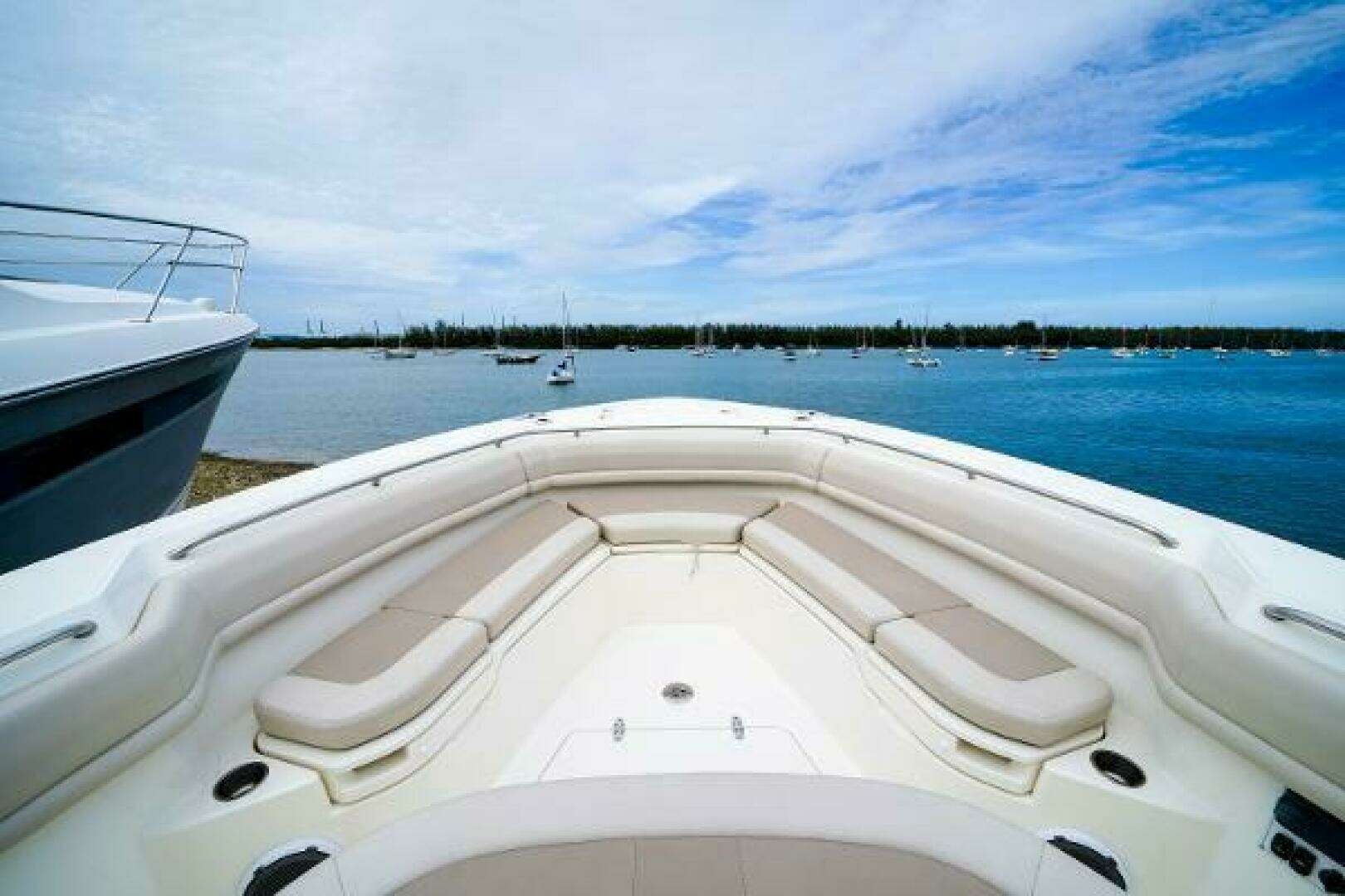 2018 Boston Whaler 380 Outrage - Image 10