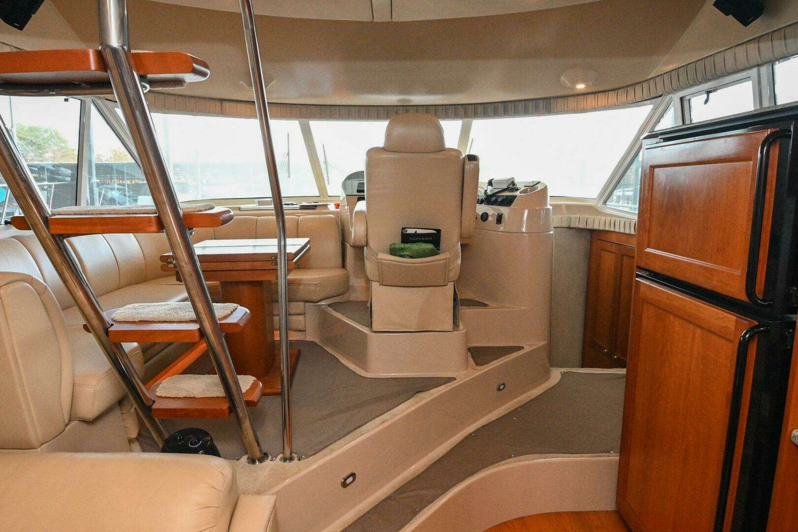 2002 Cruisers Yachts 5000 Sedan Sport - Image 40