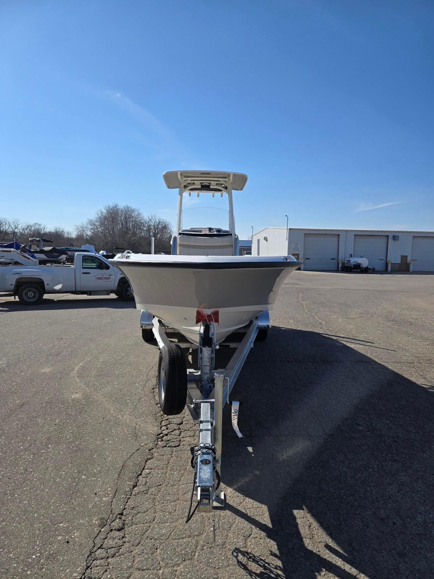2025 Boston Whaler 250 Dauntless - 3