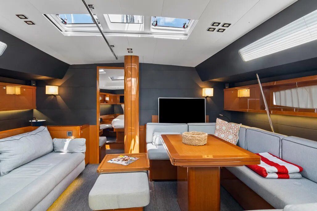 2016 Beneteau Oceanis 60 - 16