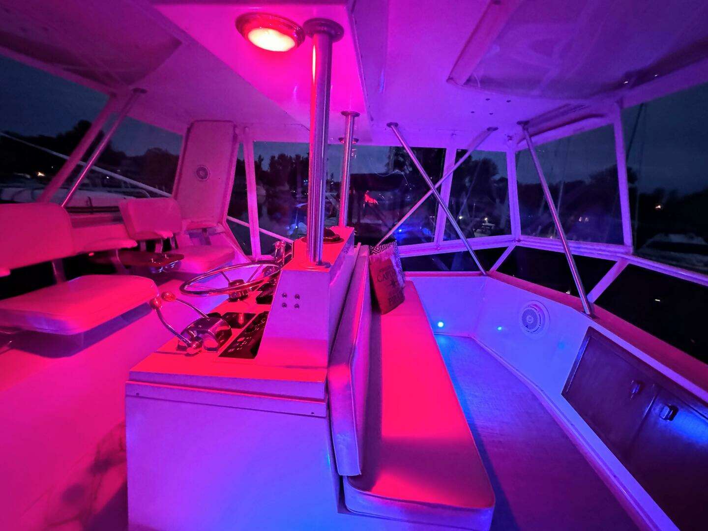 1987 Viking 48 Motor Yacht - Image 22
