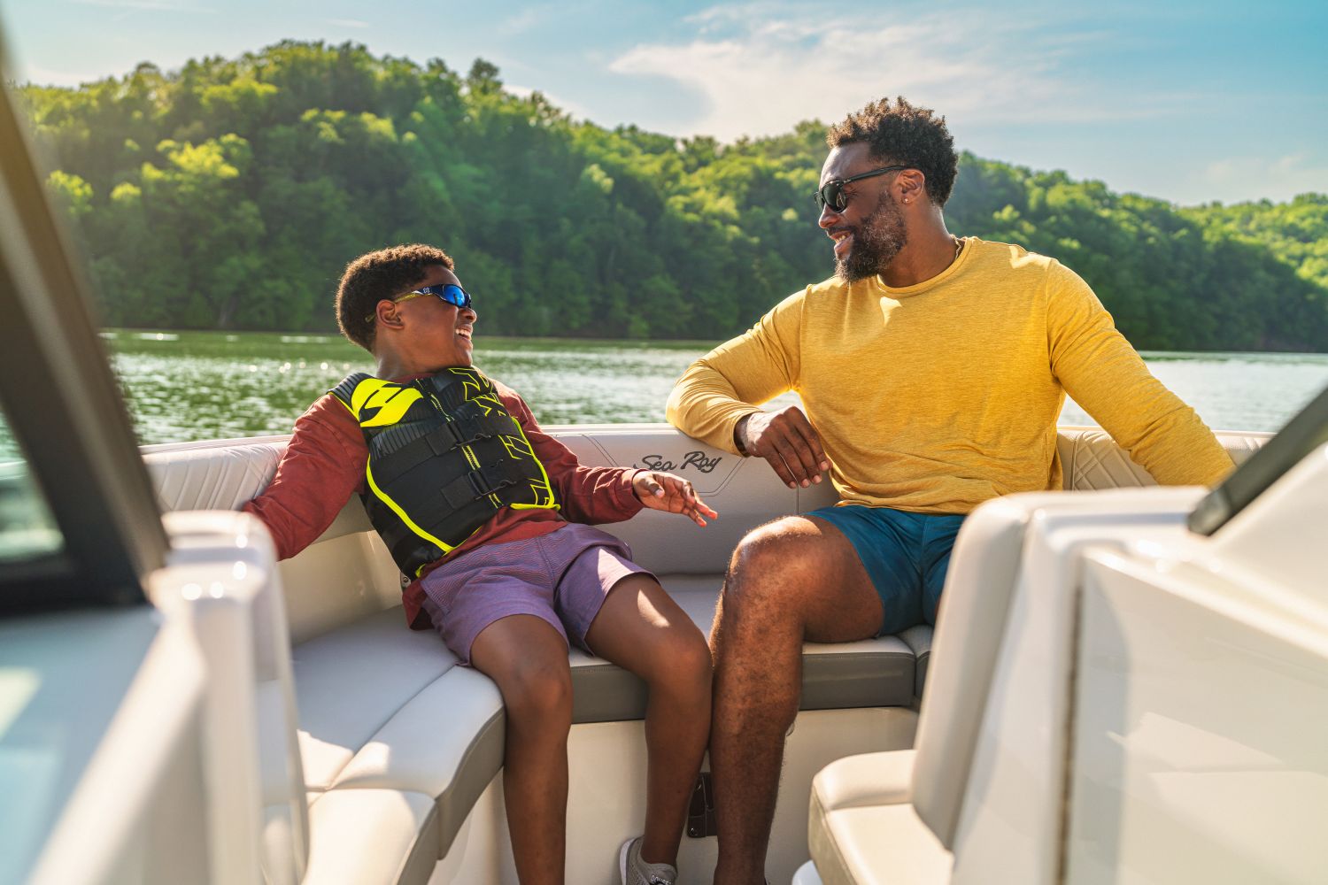 2026 Sea Ray SDX 230 Outboard - 12