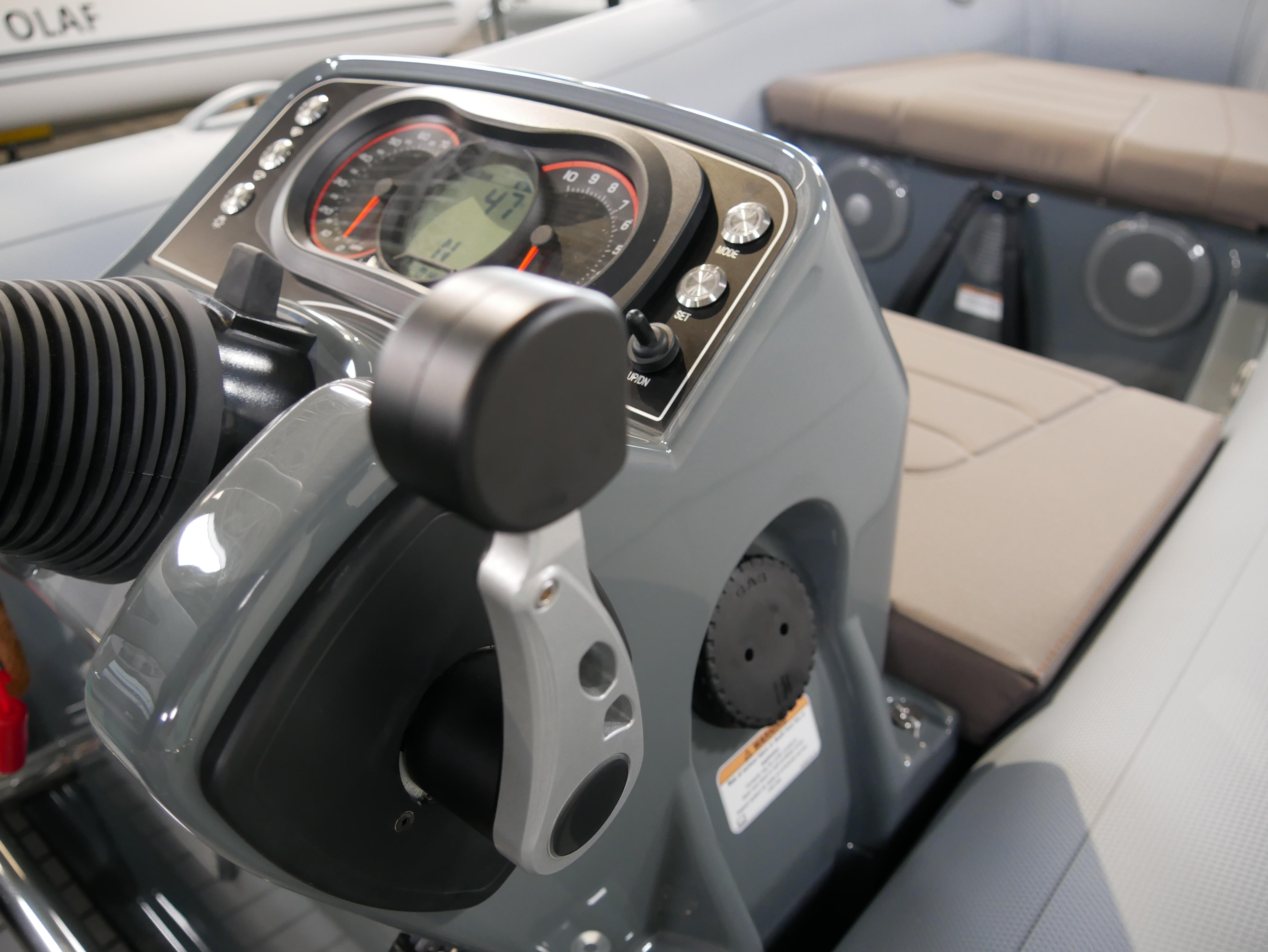 2025 Williams Jet Tenders SportJet 435 dashboard and controls, featuring modern instrumentation.