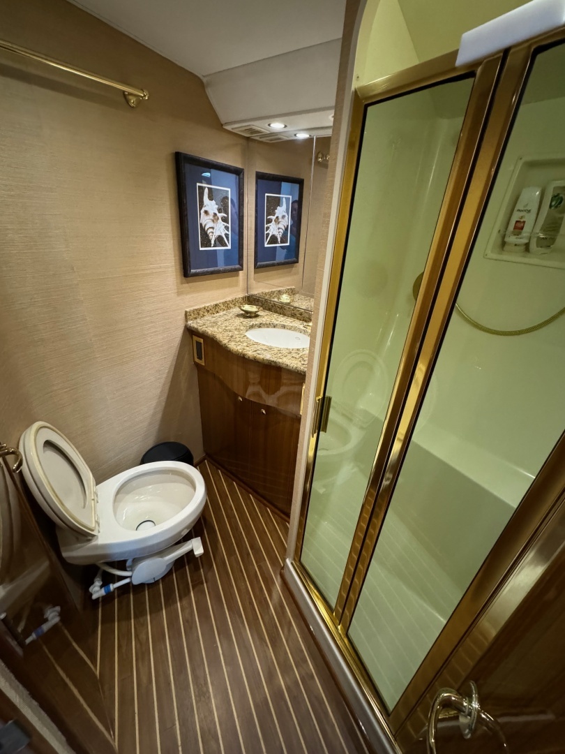 2007 Viking 52 Convertible - Image 29