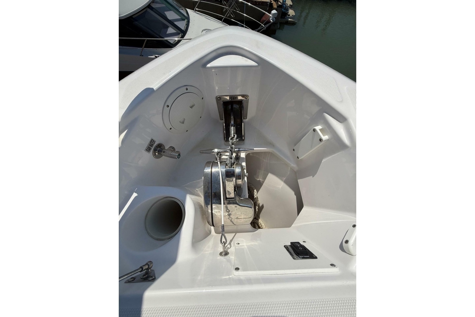 2021 Everglades 365 Center Console - Image 15