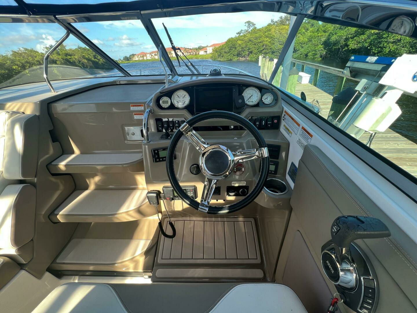 2018 Regal 28 Express - Image 11