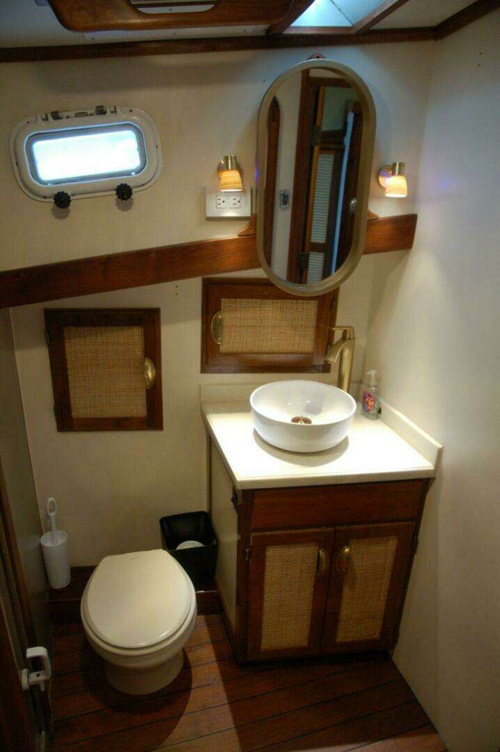 2006 Custom Sprague - Image 34