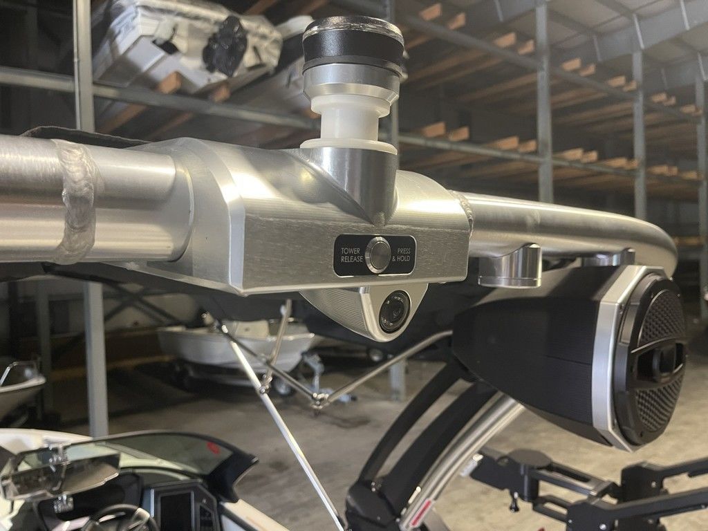 2023 MasterCraft XT22 - 15