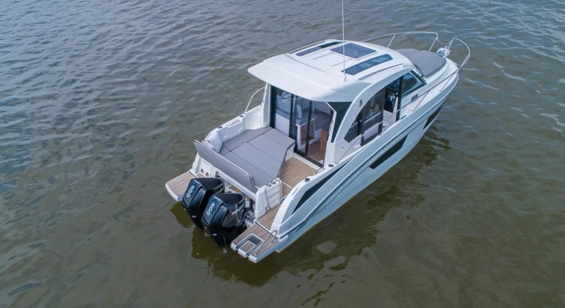 2025 Beneteau Antares 9 - Image 17