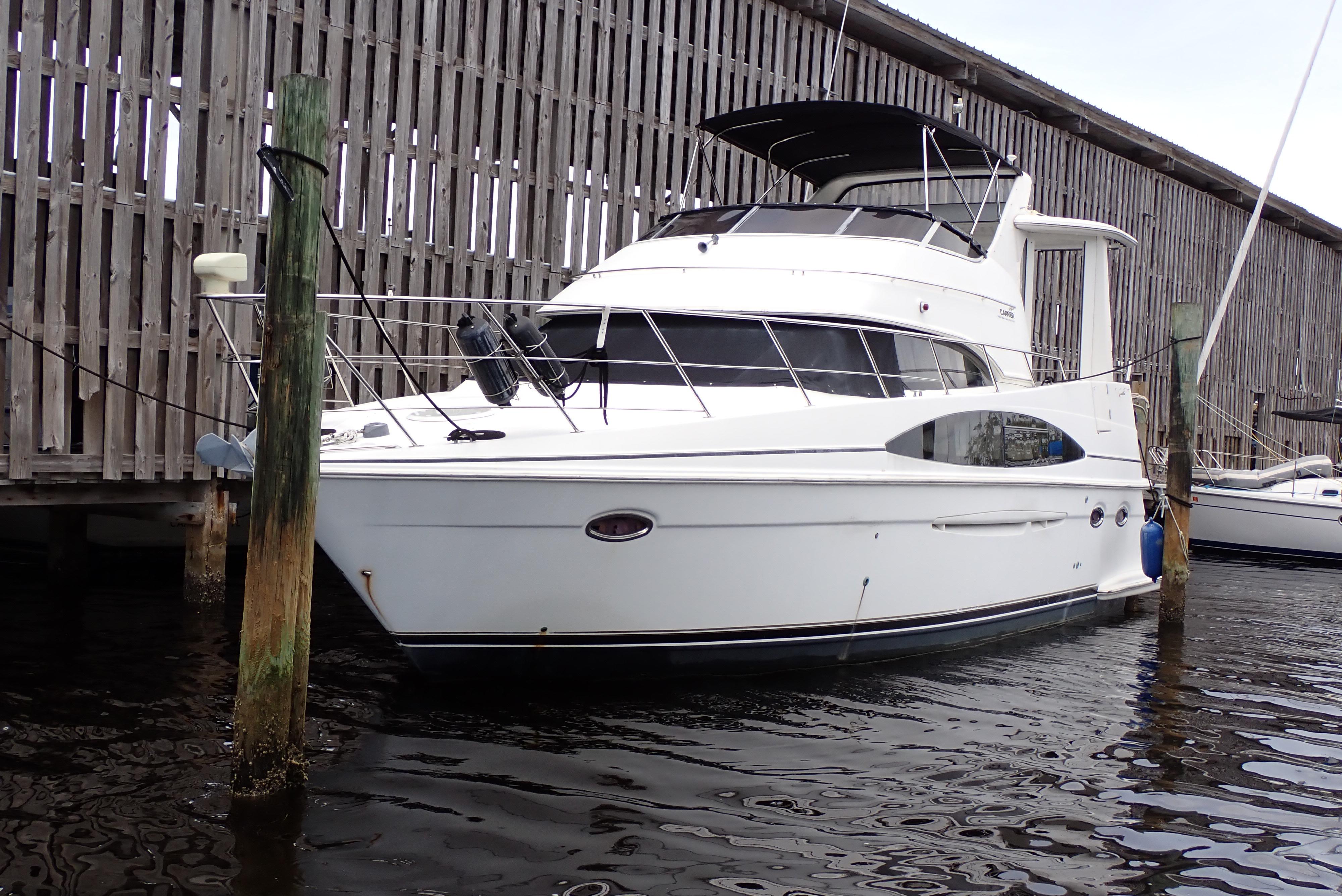 2004 Carver 396 Aft Cabin Motor Yacht