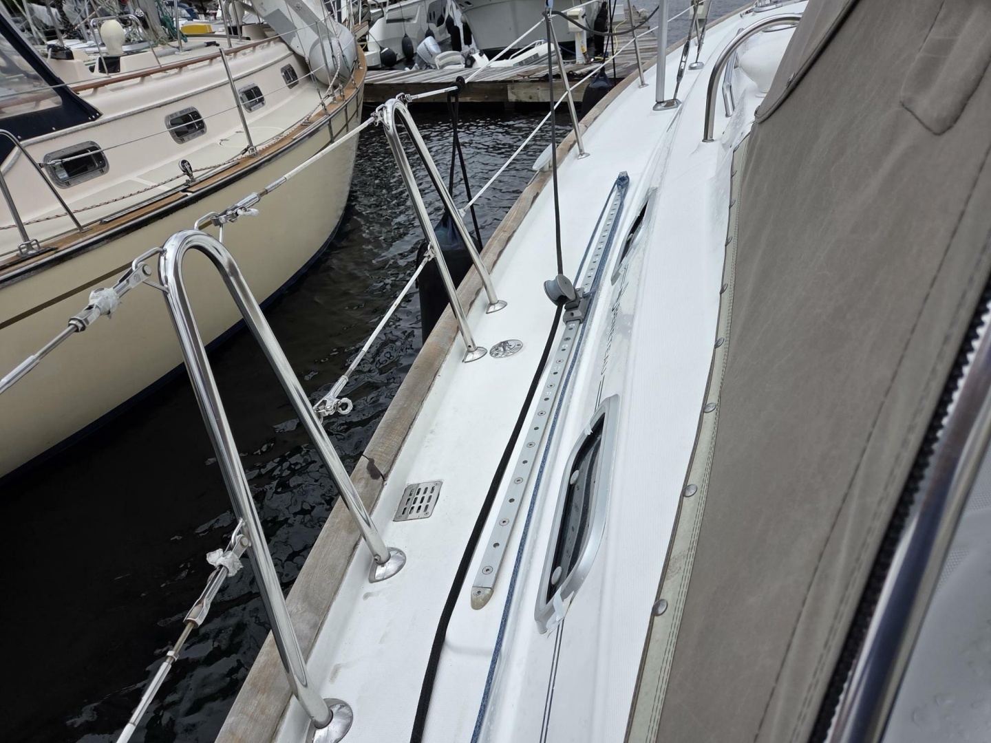 2000 Beneteau Oceanis 411 - Image 22