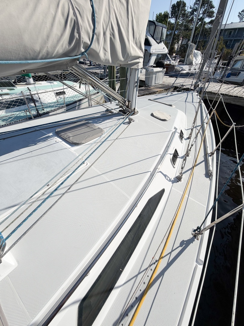 1996 Catalina 36 Mk II - Image 7