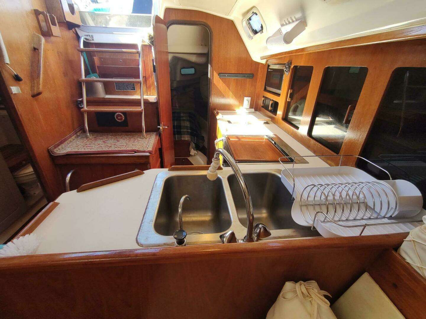 1987 Hunter 37 Legend - Image 23